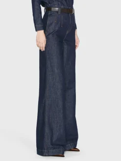 Women FRAME Darted Wide Leg Jean in