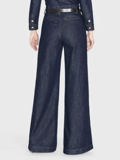 Women FRAME Darted Wide Leg Jean in