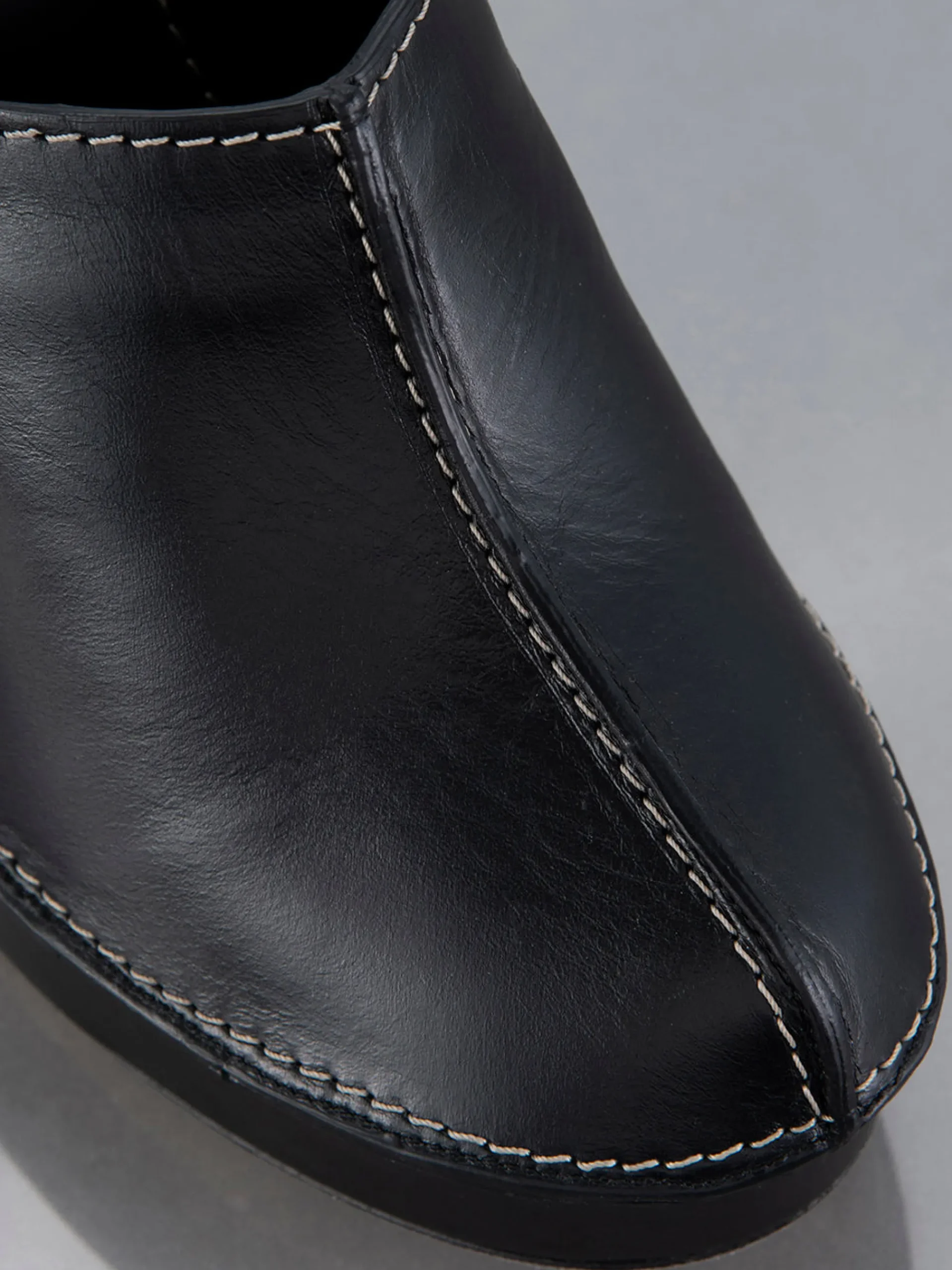 Women FRAME Elio Clog in