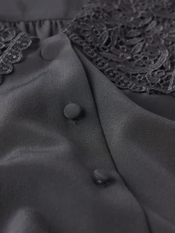 Women FRAME Lace Collar Blouse in