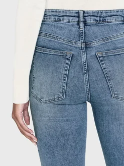 Women FRAME Le Crop Mini Boot Worn Fray in