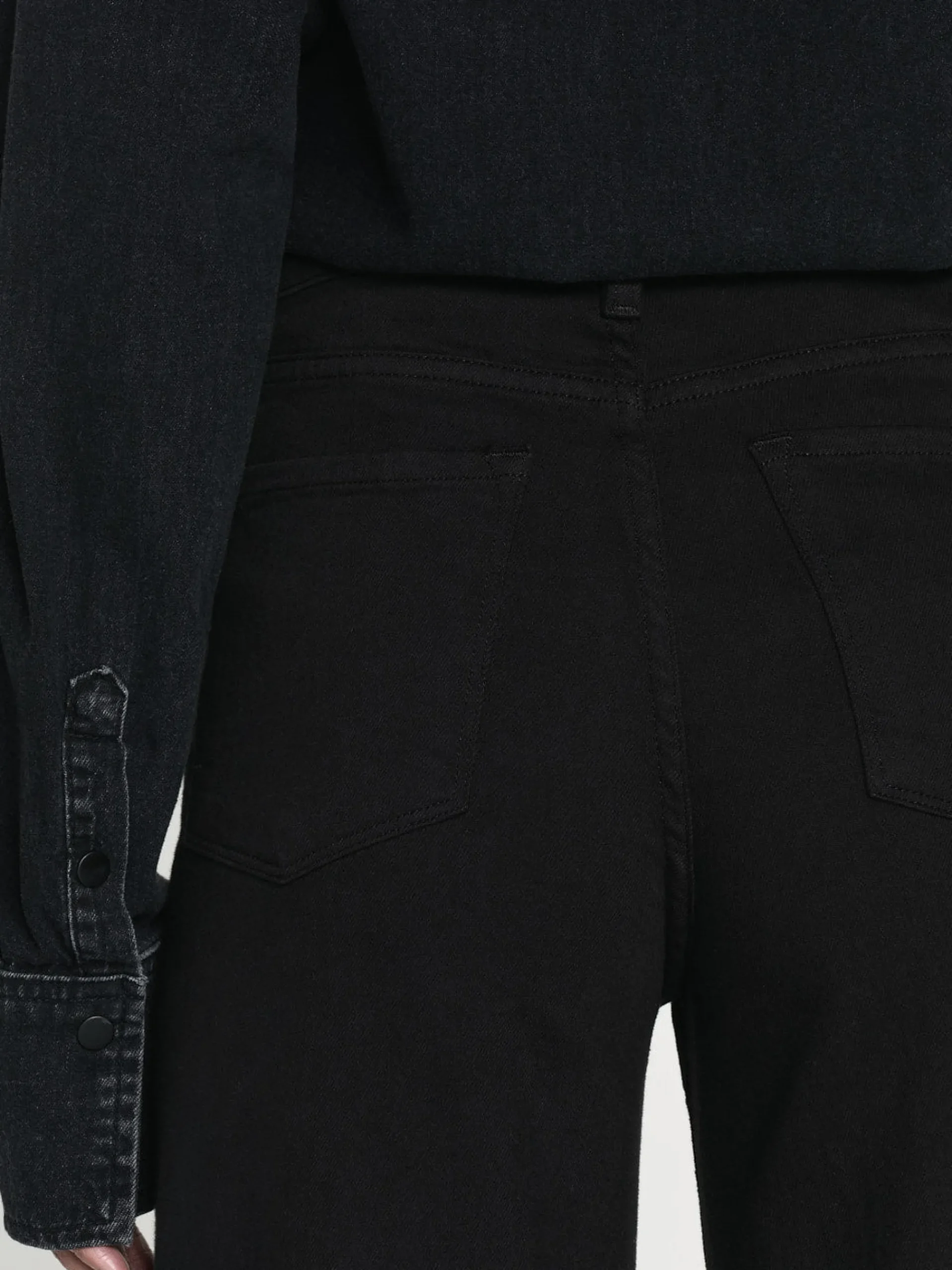 Women FRAME Le Palazzo in Film Noir