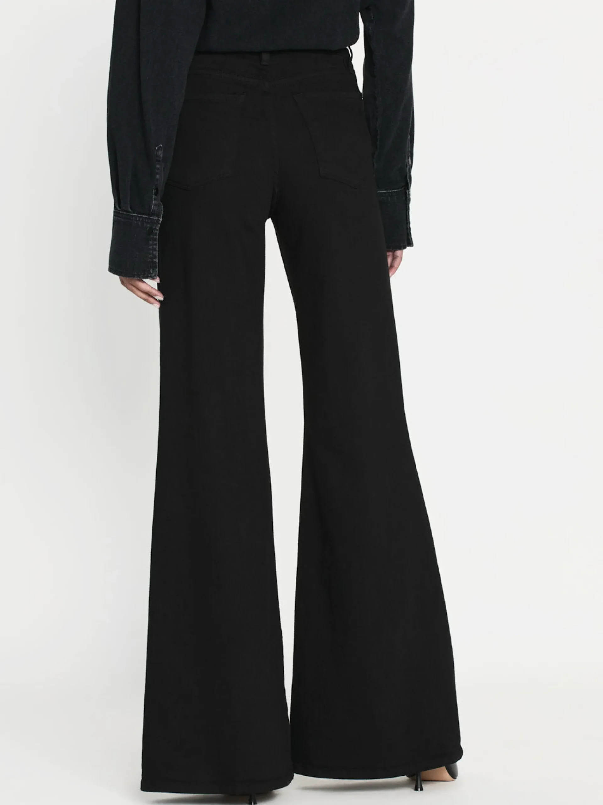 Women FRAME Le Palazzo in Film Noir