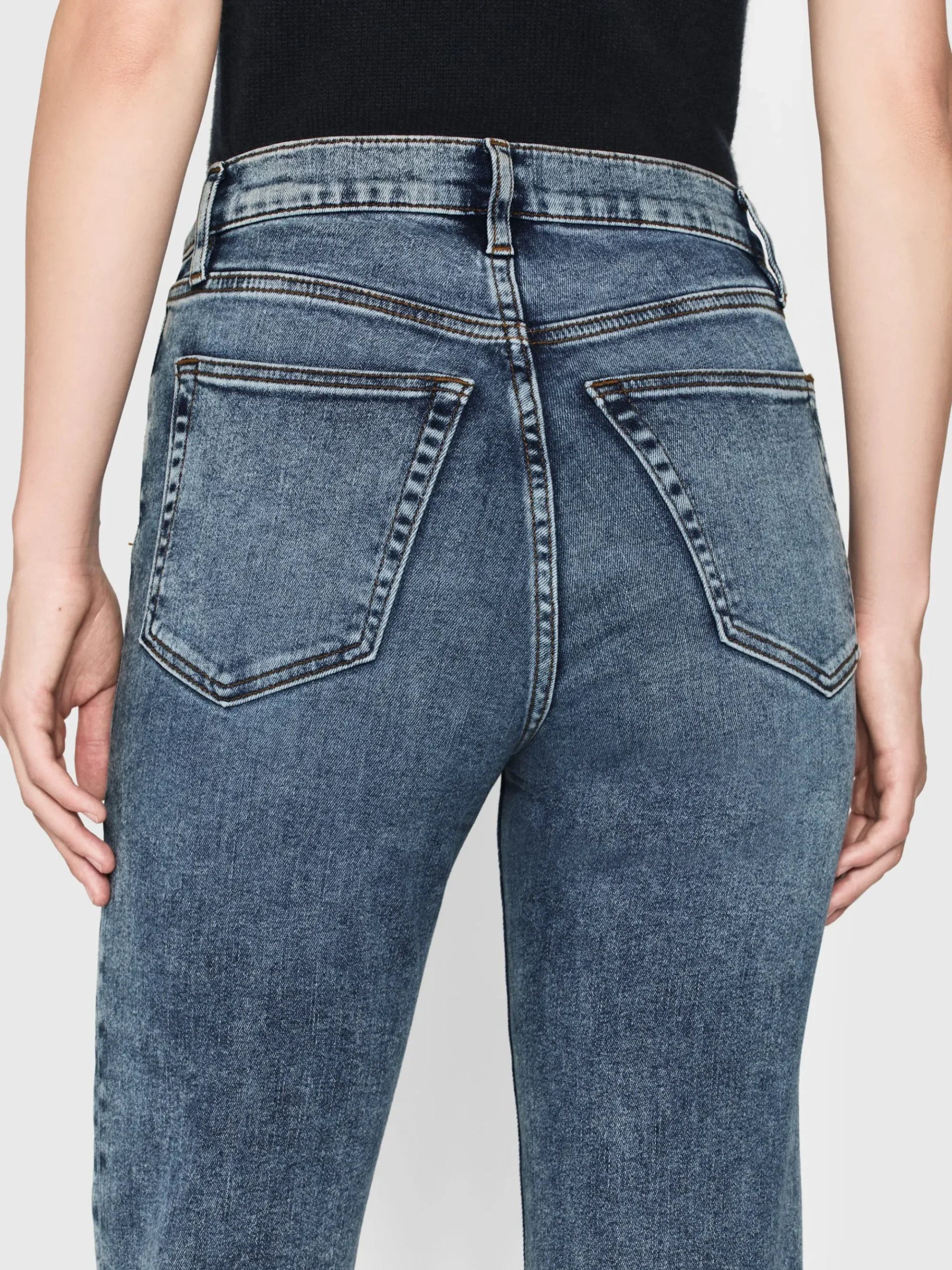 Women FRAME Le Sleek Straight in Rowley Raw Fray