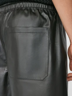 FRAME Leather Short in