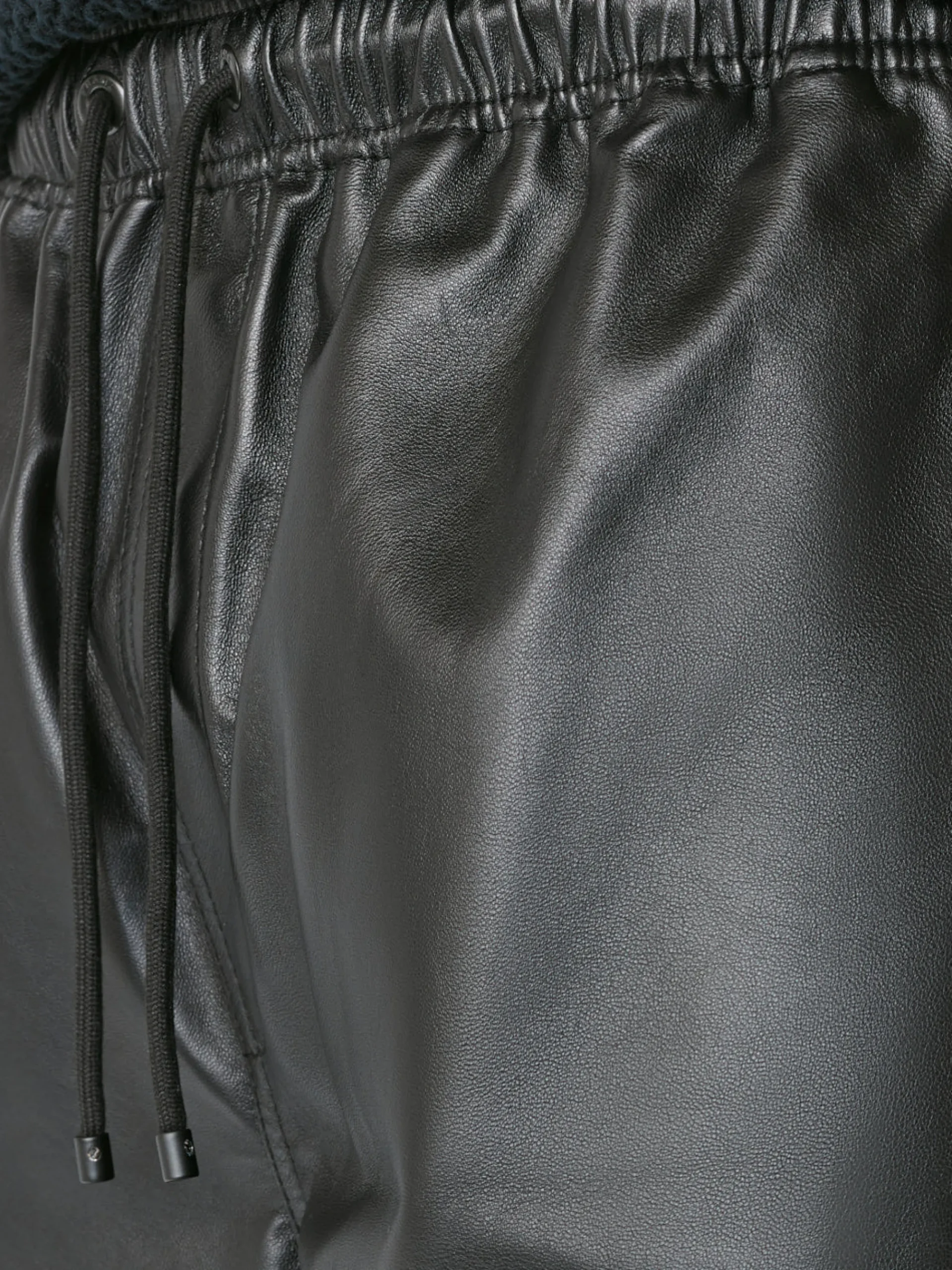 FRAME Leather Short in