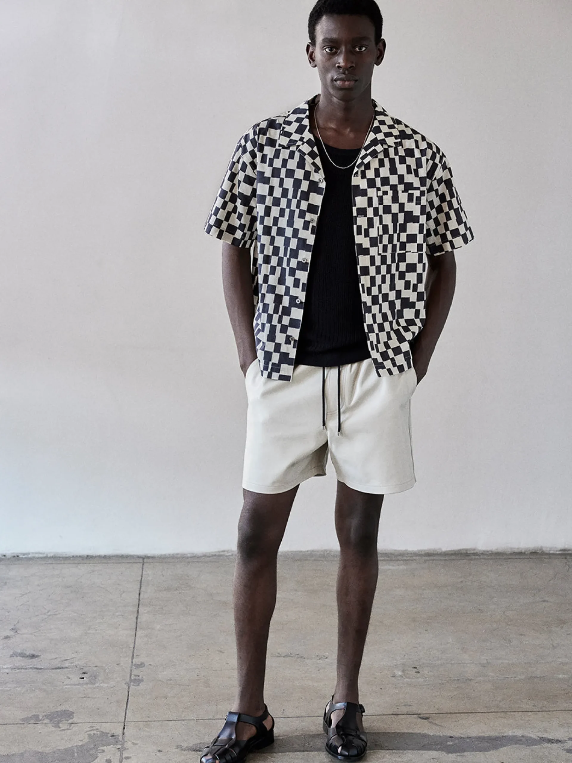 FRAME Leather Volley Short in White Canvas