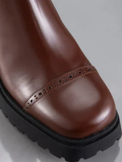 Women FRAME Lumi Lug Boot in