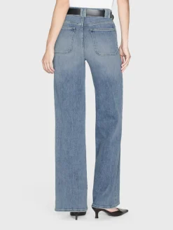 Women FRAME Modern Pocket Jean in