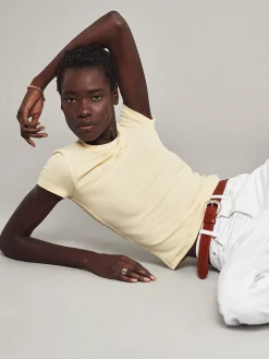 Women FRAME Rib Baby Crew Tee in