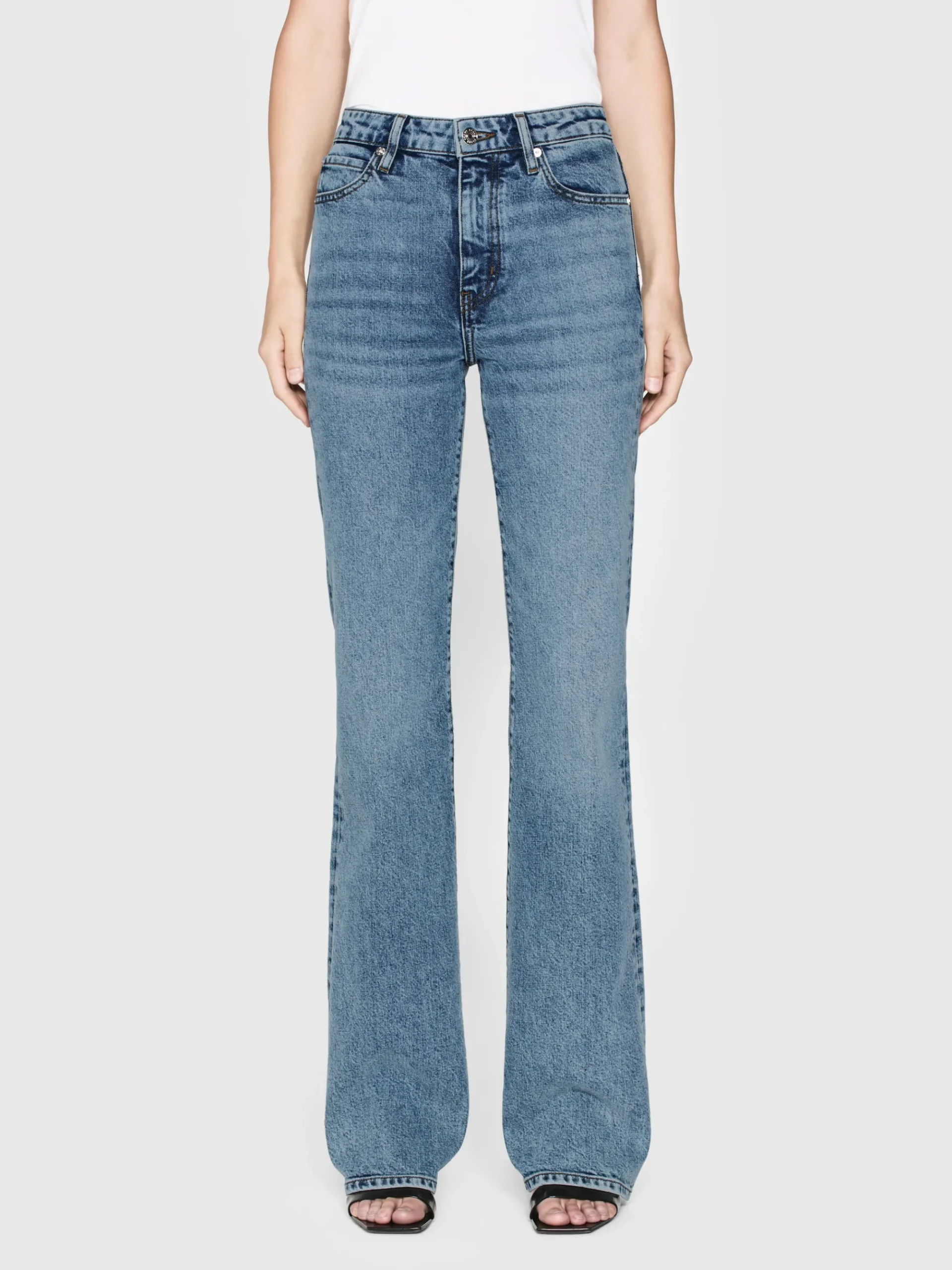 Women FRAME The Arrow in