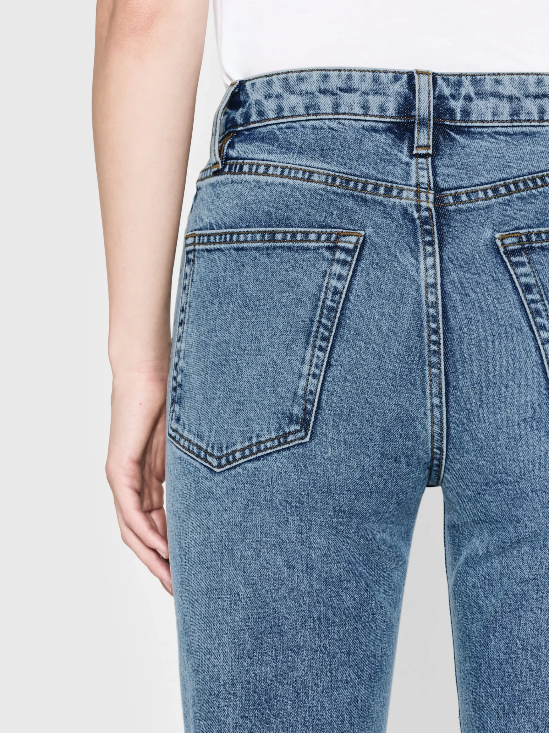 Women FRAME The Arrow in