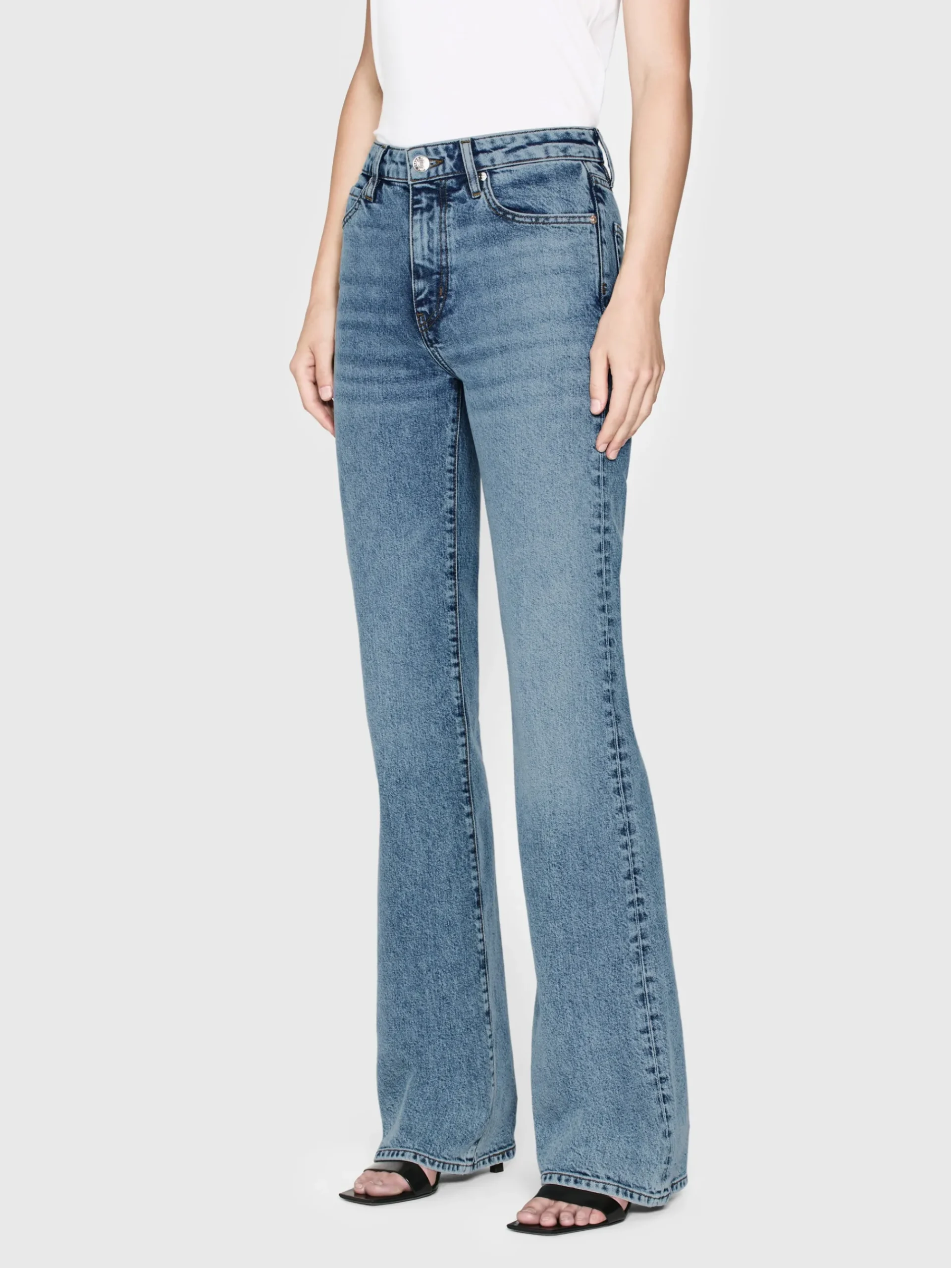 Women FRAME The Arrow in