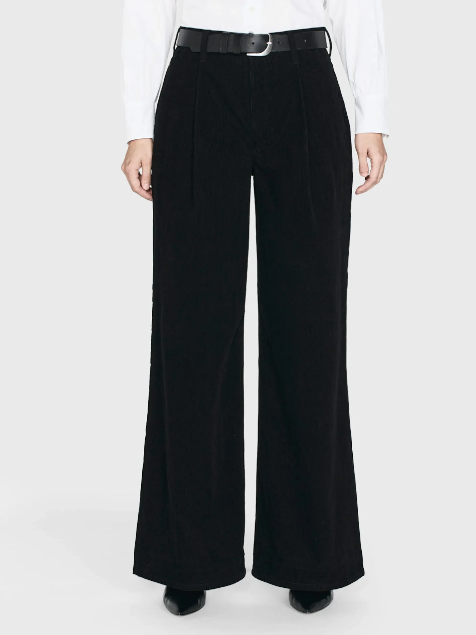 Women FRAME The Corduroy Trouser in