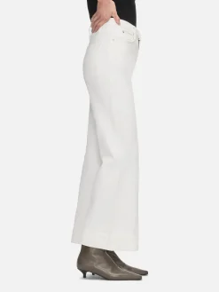 Women FRAME The Extreme Flare Ankle in Au Natural Clean