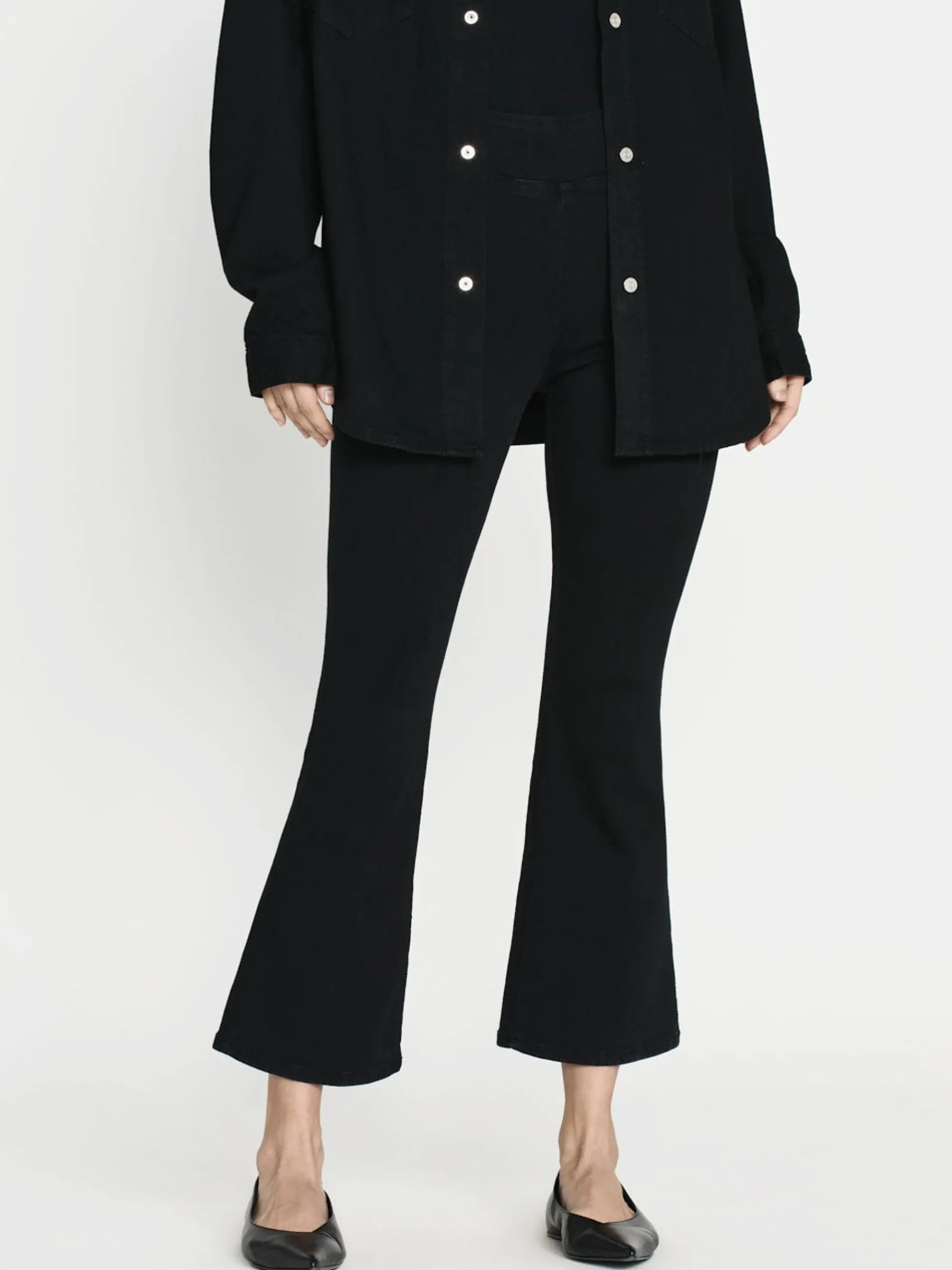 Women FRAME The Jetset Crop Mini Boot in Sheen Noir