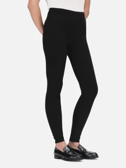 Women FRAME The Jetset Skinny Crop in Sheen Noir