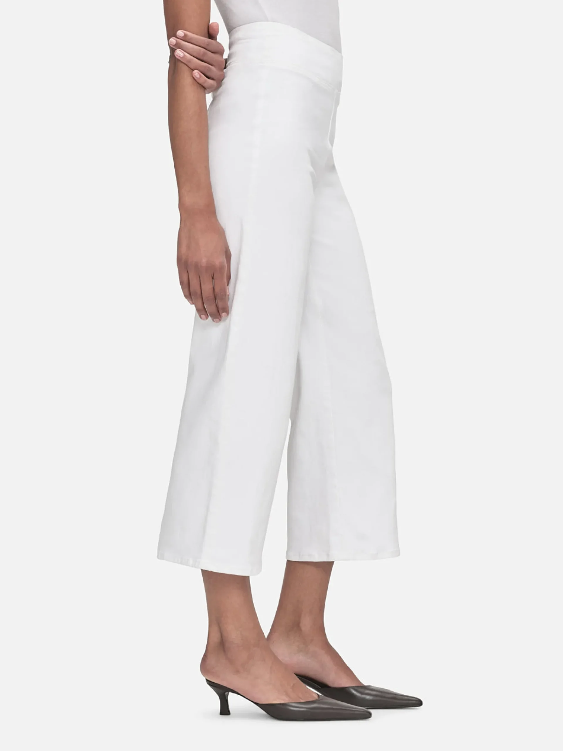 Women FRAME The Jetset Wide Crop in