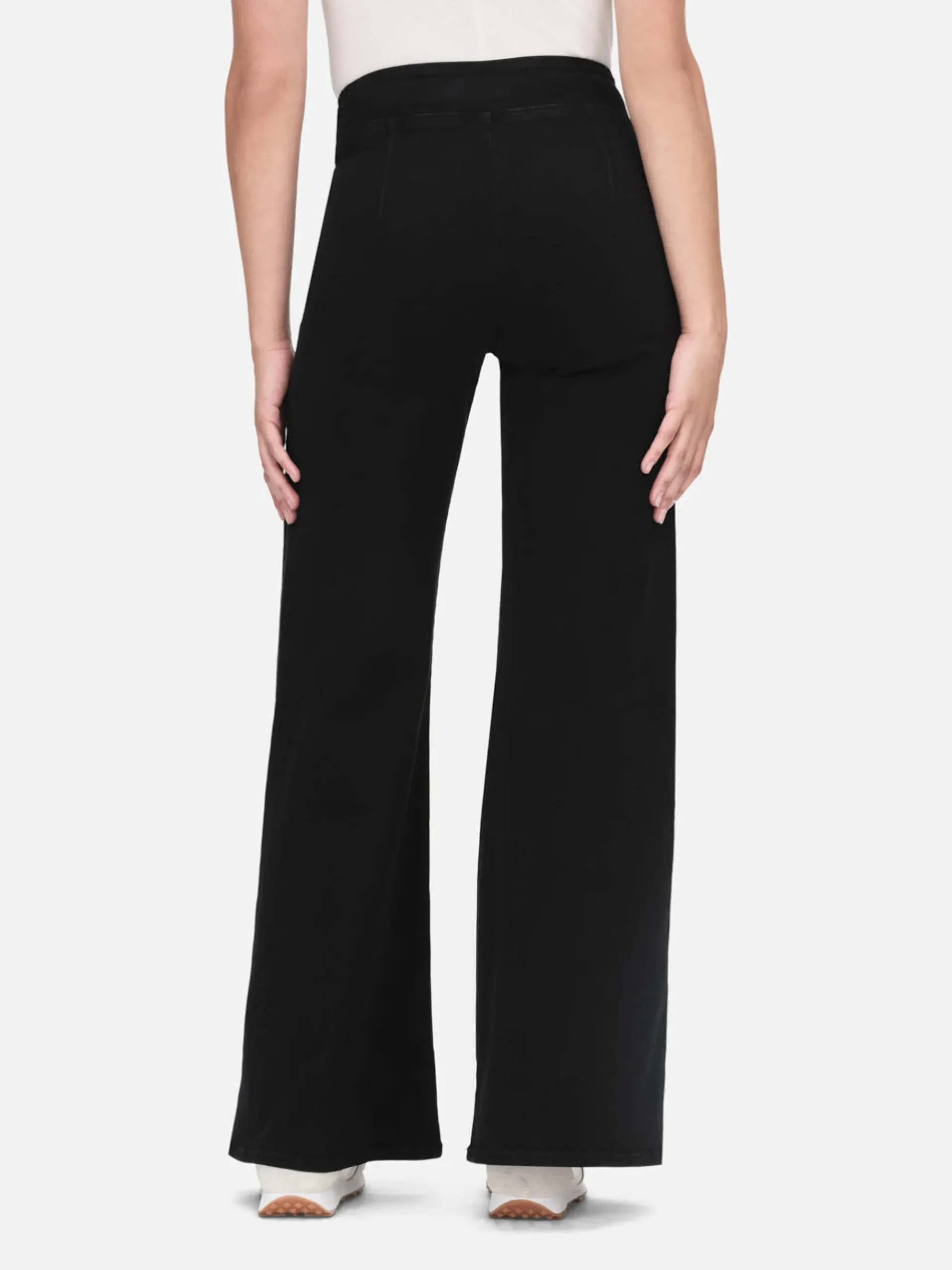 Women FRAME The Jetset Wide Leg in Sheen Noir