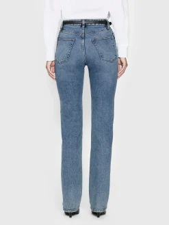 Women FRAME The Ruler in