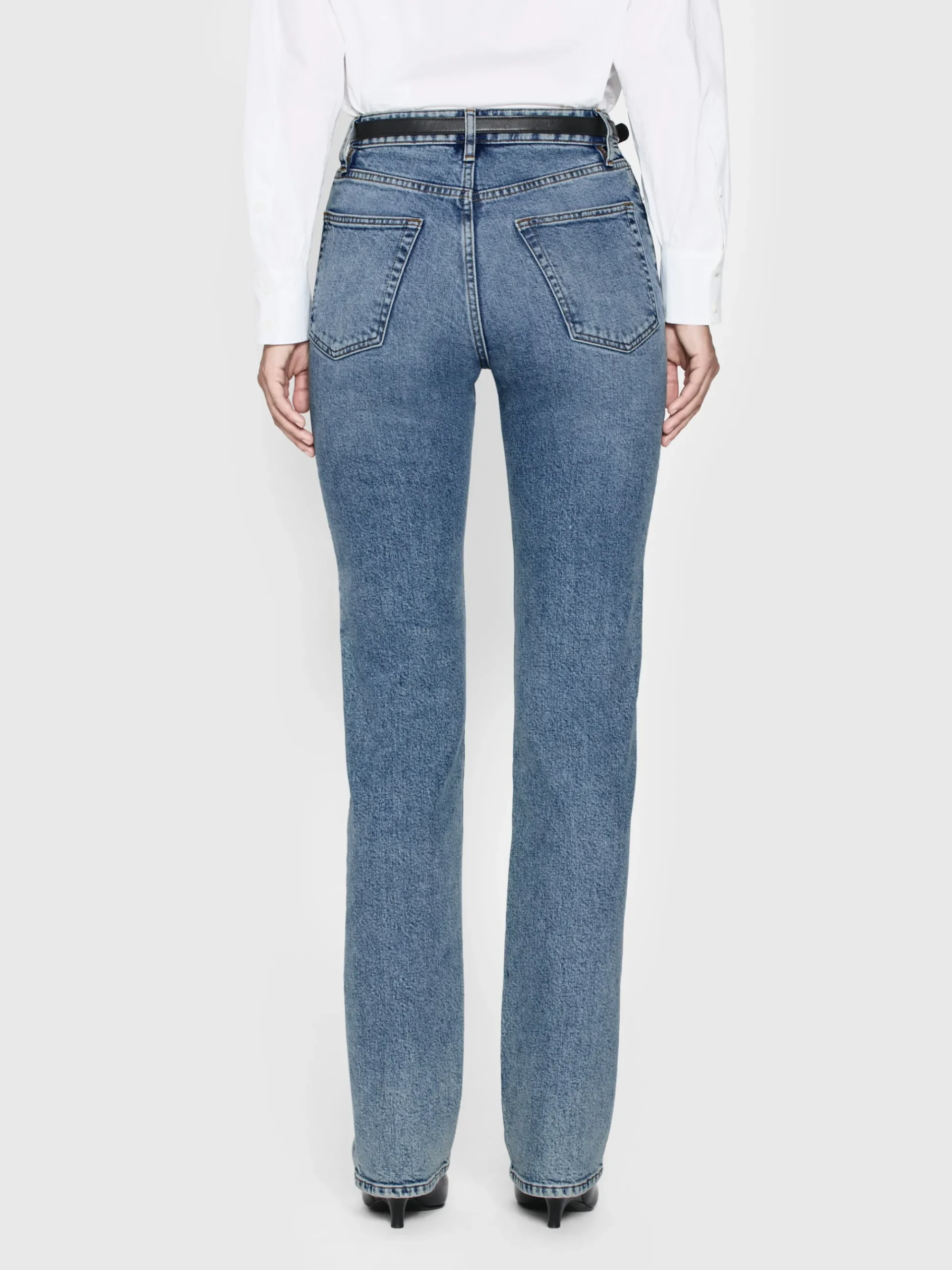 Women FRAME The Ruler in