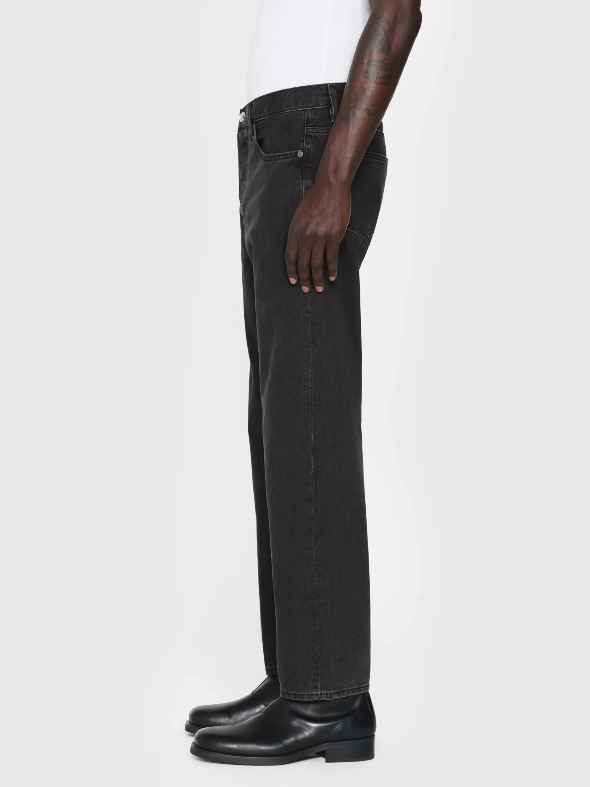 FRAME The Straight Jean in