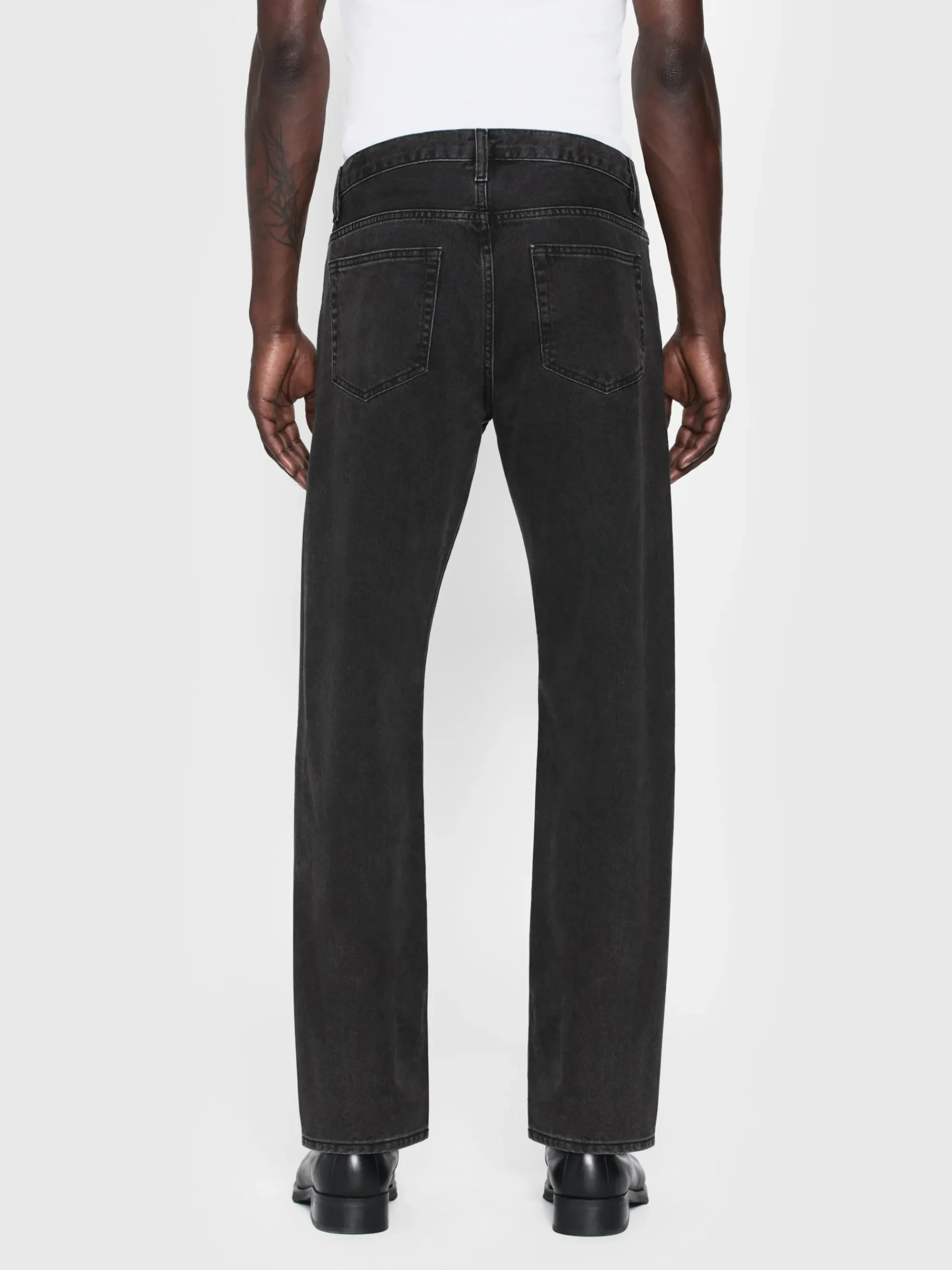 FRAME The Straight Jean in