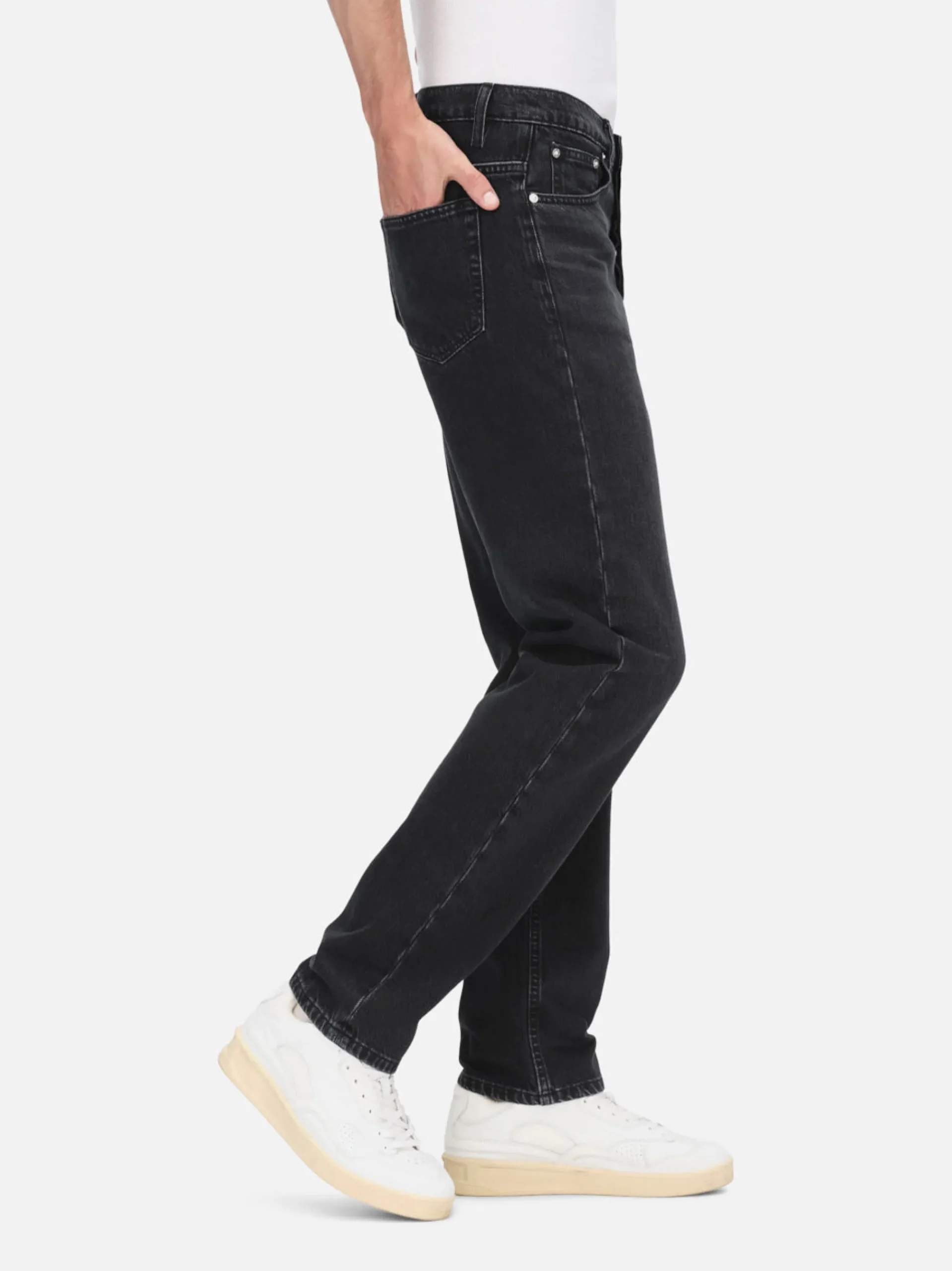 FRAME The Straight Jean in