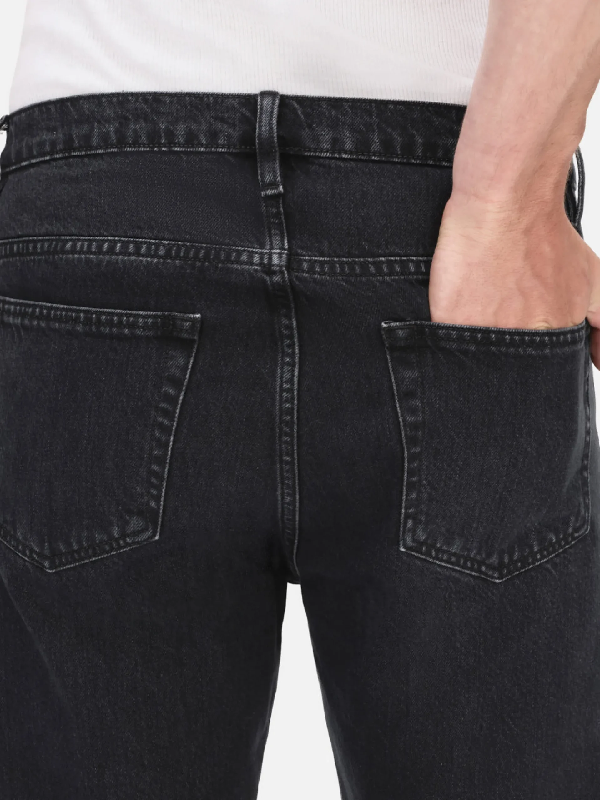 FRAME The Straight Jean in