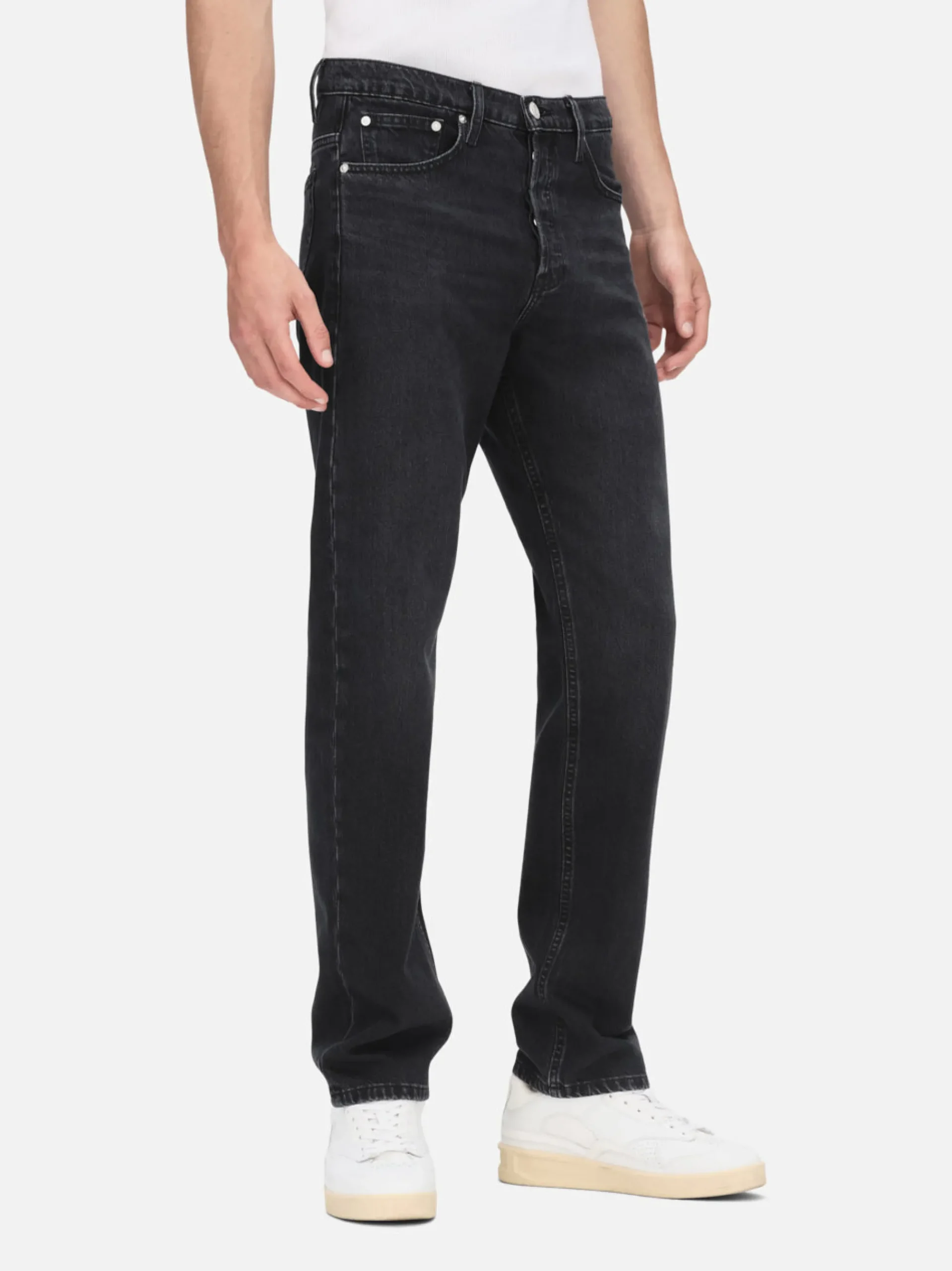 FRAME The Straight Jean in