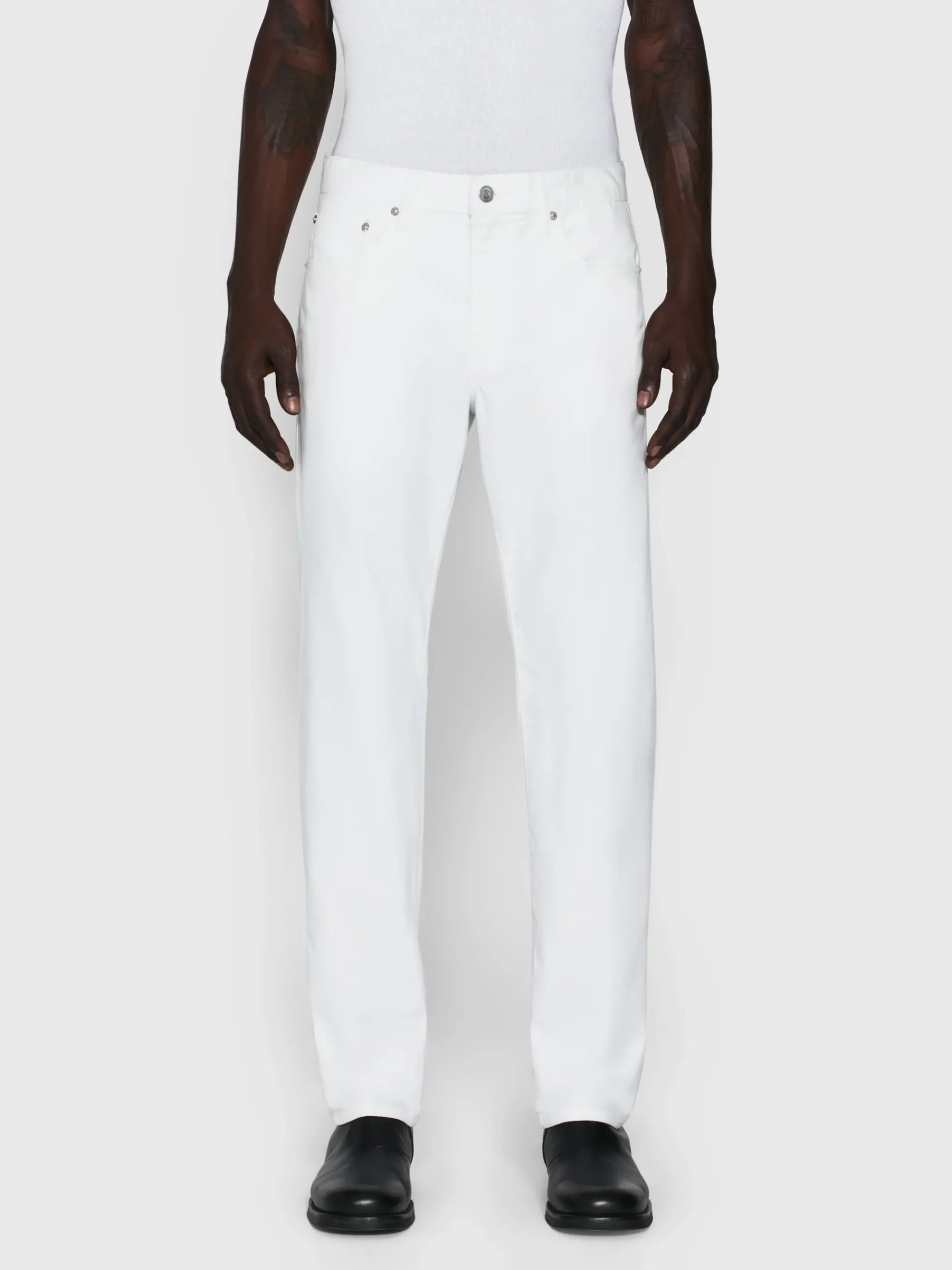 FRAME The Straight Jean in Off White