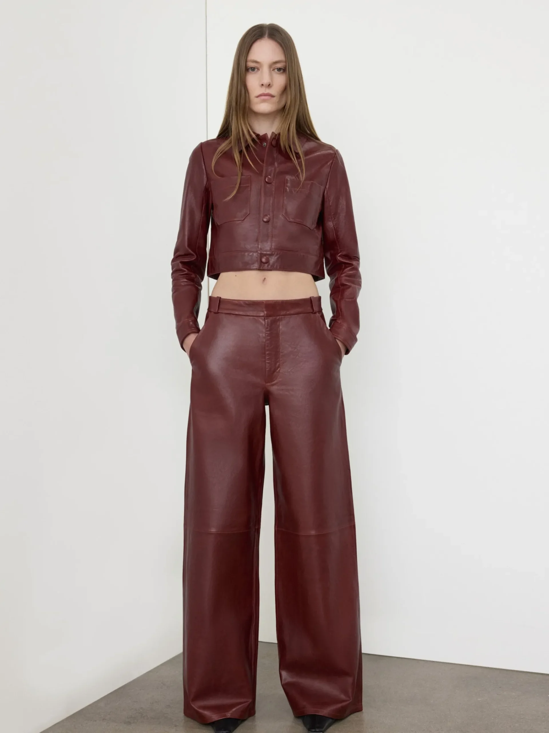Women FRAME The Wide Leather Trouser in Syrah Red